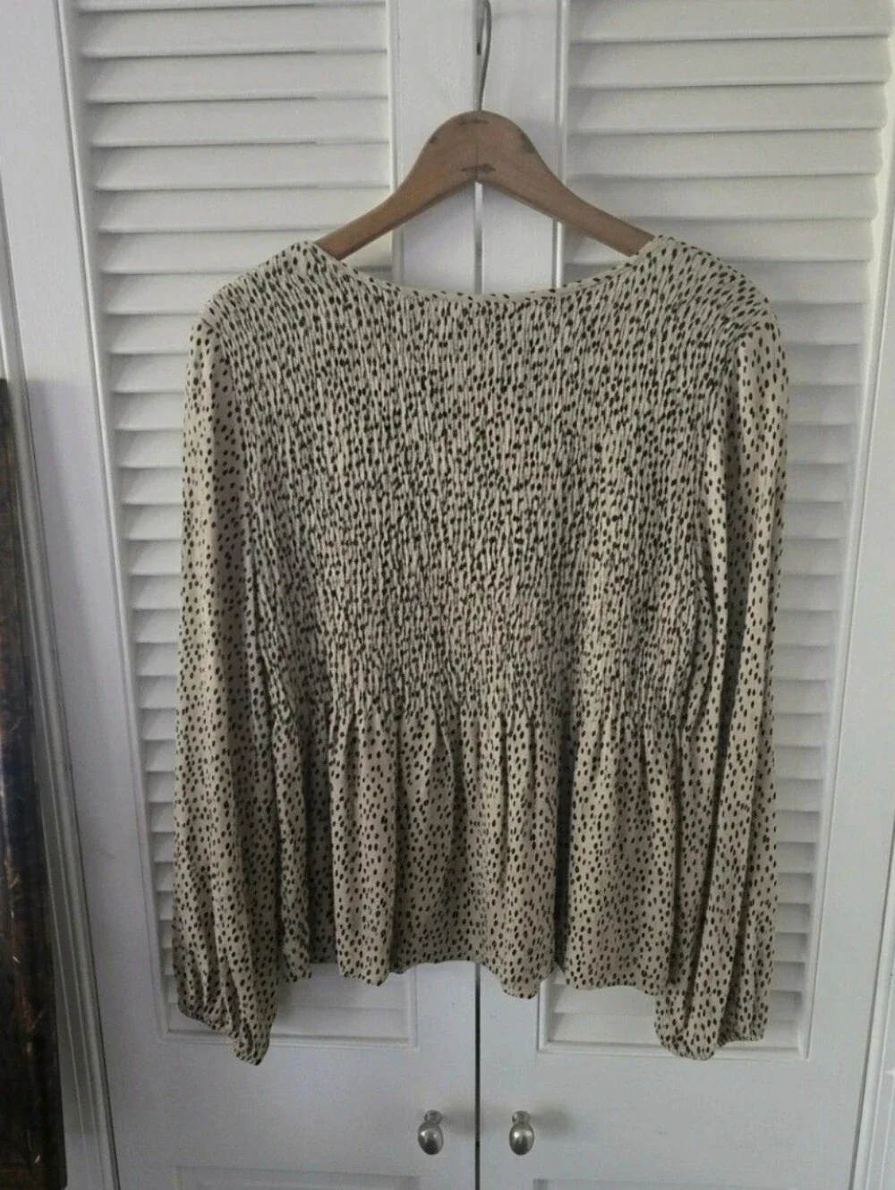 Urban Romantics Tan Animal Print Smocked Peplum Long Sleeve Top Size Small